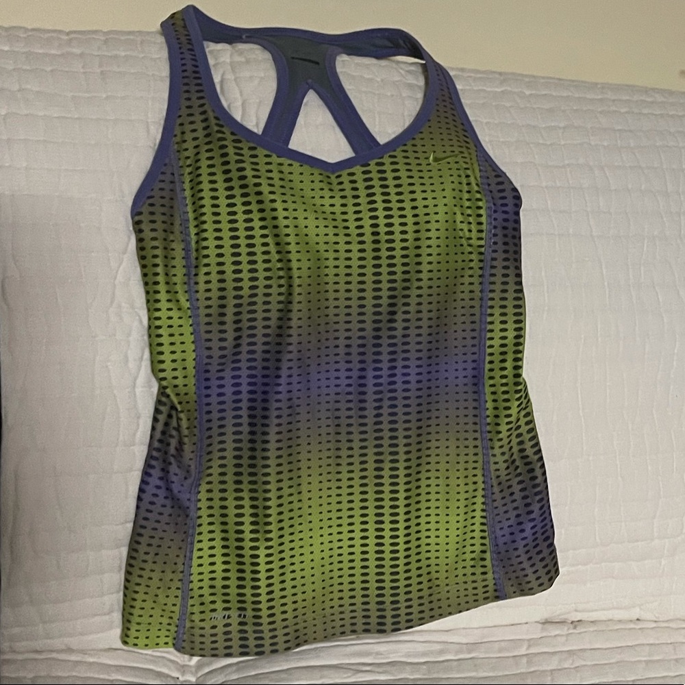 Dri-fit Nike athletic top size M